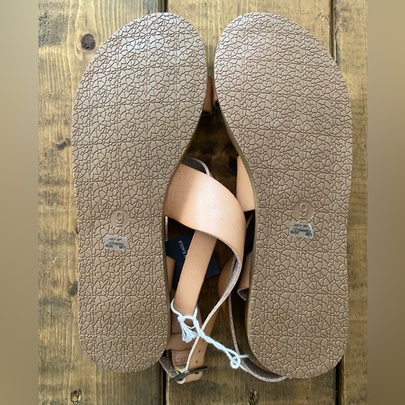 New with tags size 9 - Picture 4 of 4